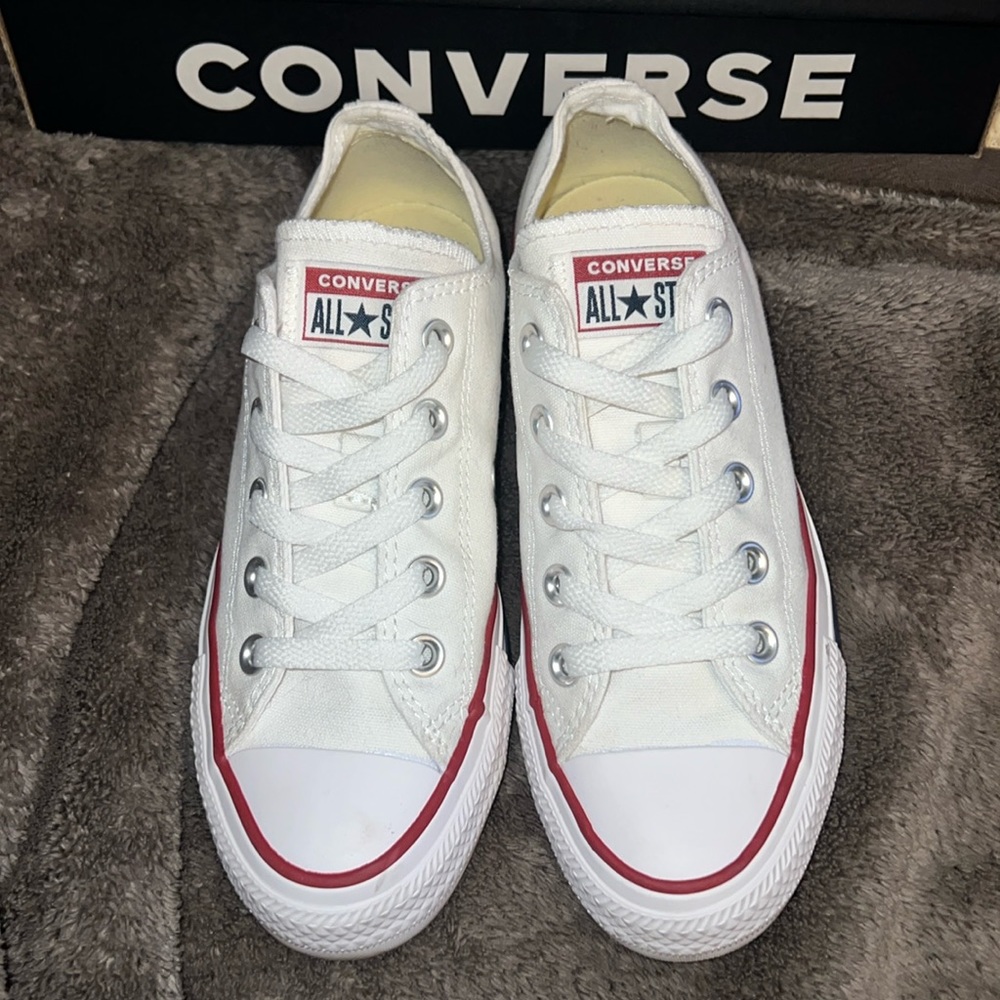 All Star Converse - White - Size 5 in Women’s